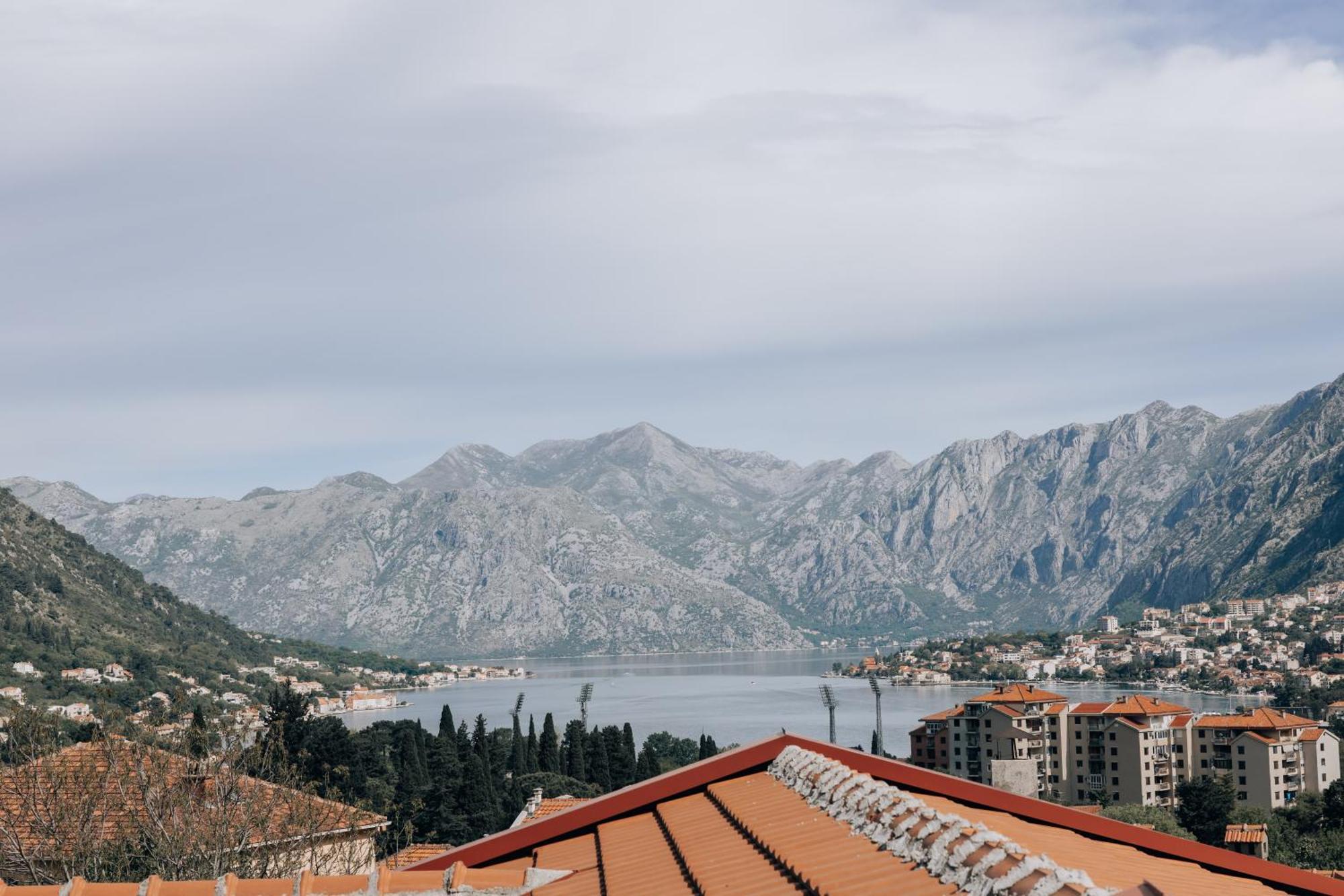 Paradise Bay Apartments Kotor Exterior photo