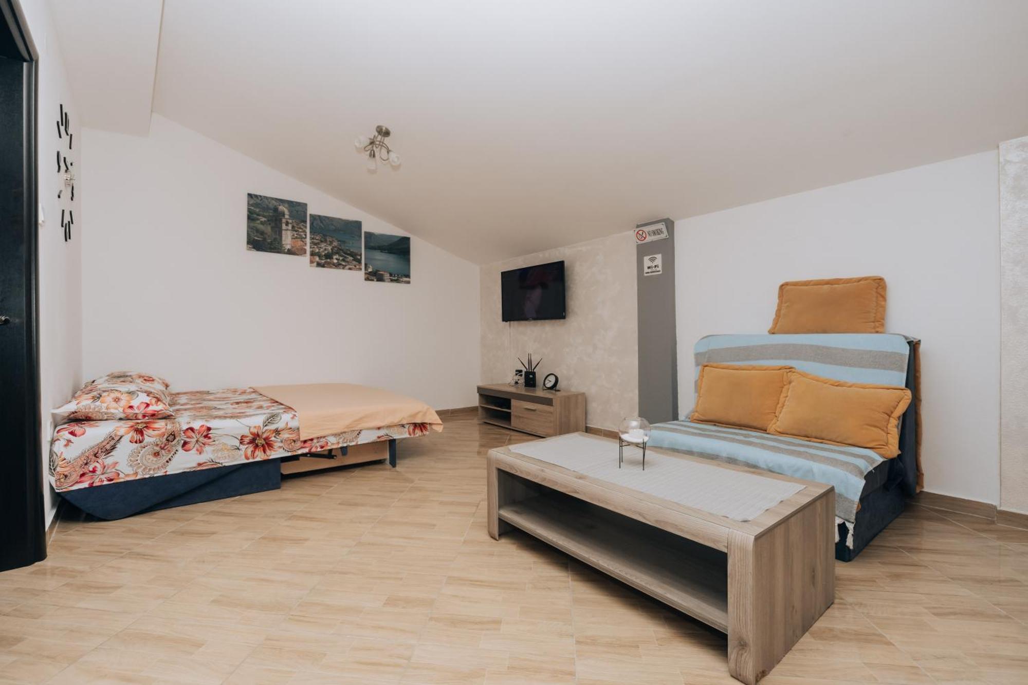 Paradise Bay Apartments Kotor Exterior photo