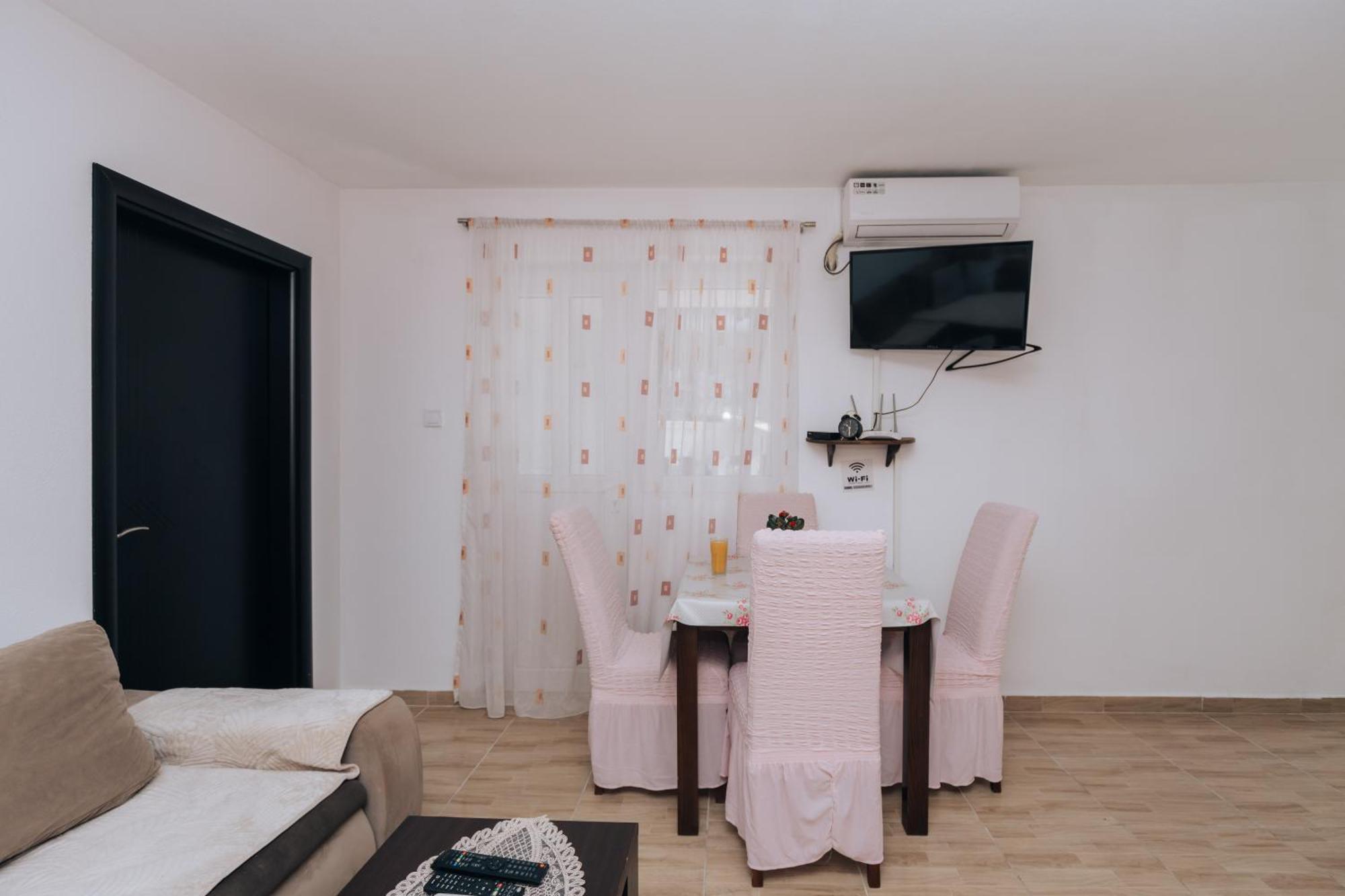 Paradise Bay Apartments Kotor Exterior photo