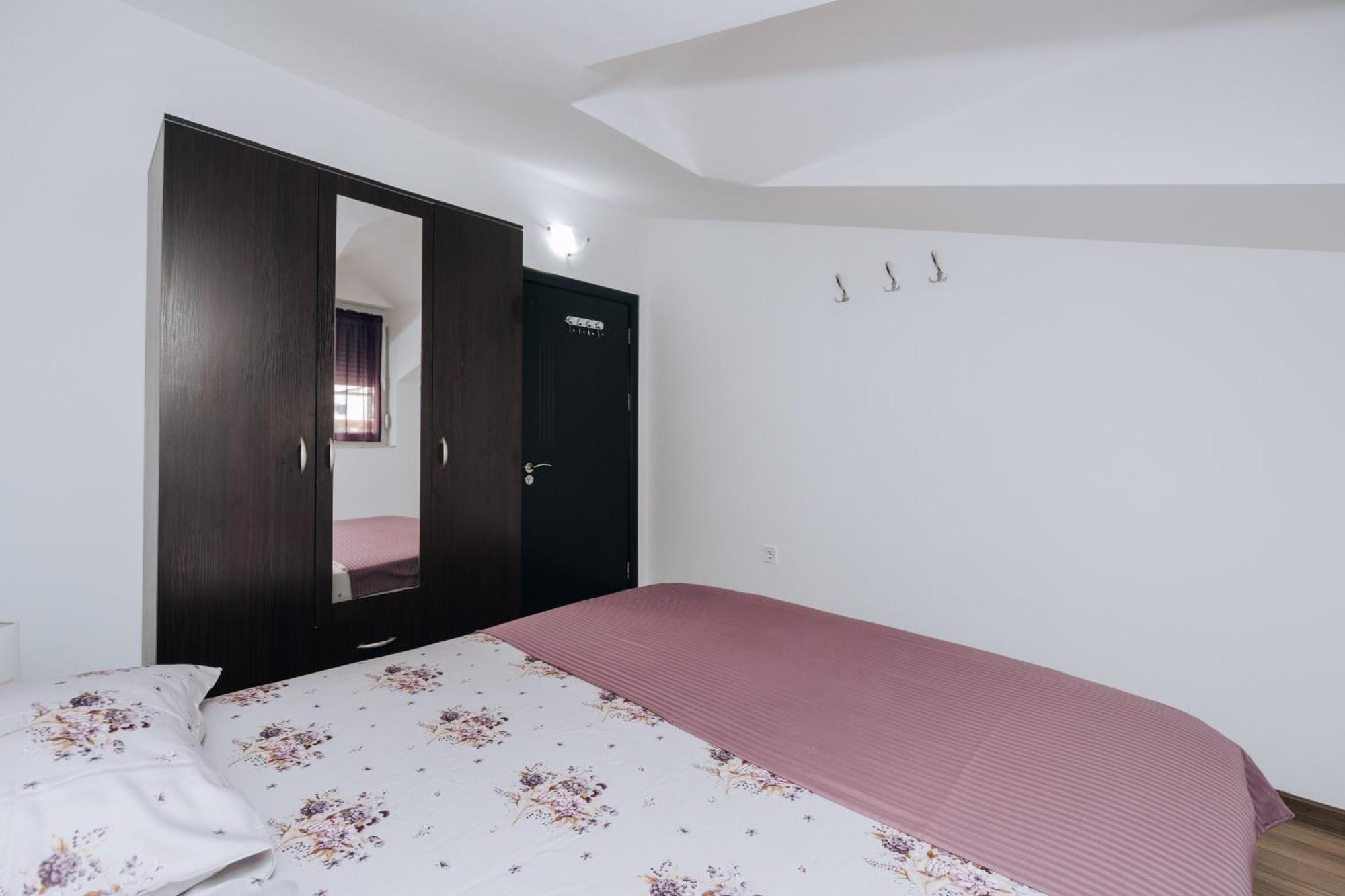 Paradise Bay Apartments Kotor Exterior photo