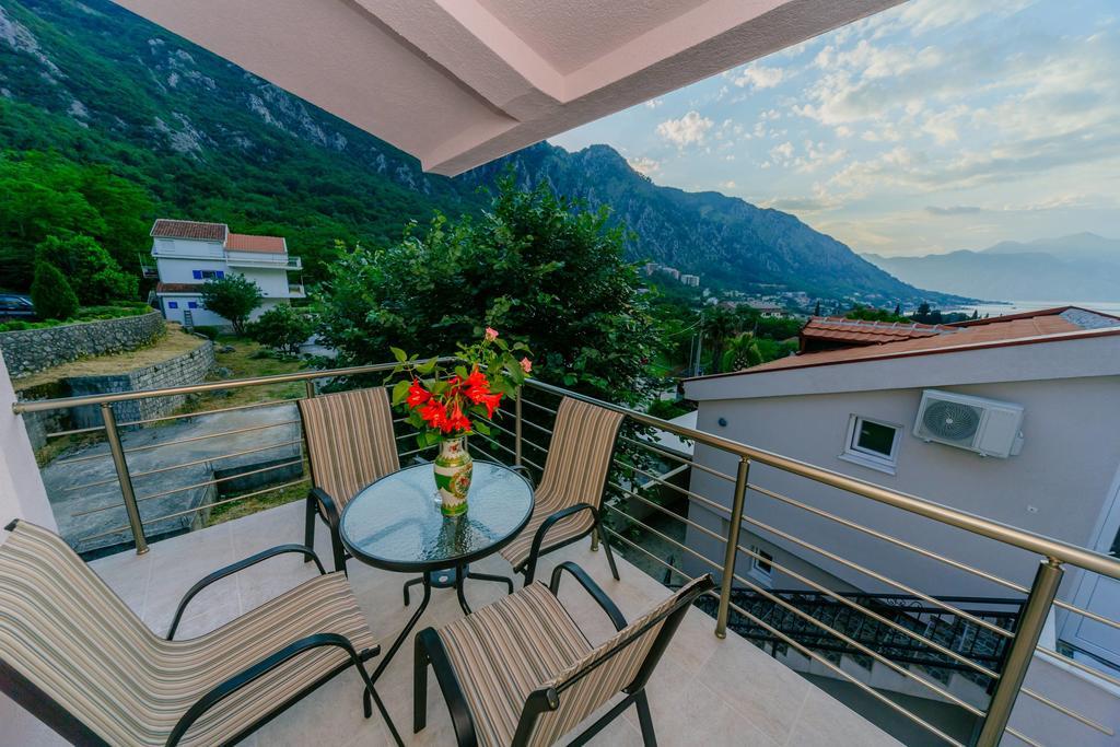 Paradise Bay Apartments Kotor Exterior photo