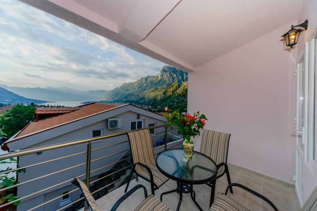 Paradise Bay Apartments Kotor Exterior photo