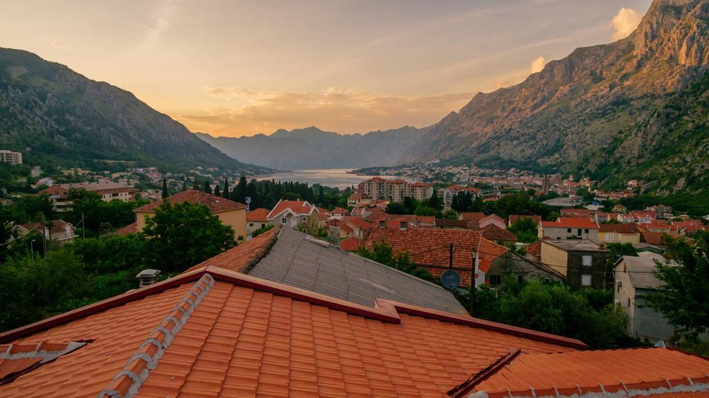 Paradise Bay Apartments Kotor Exterior photo