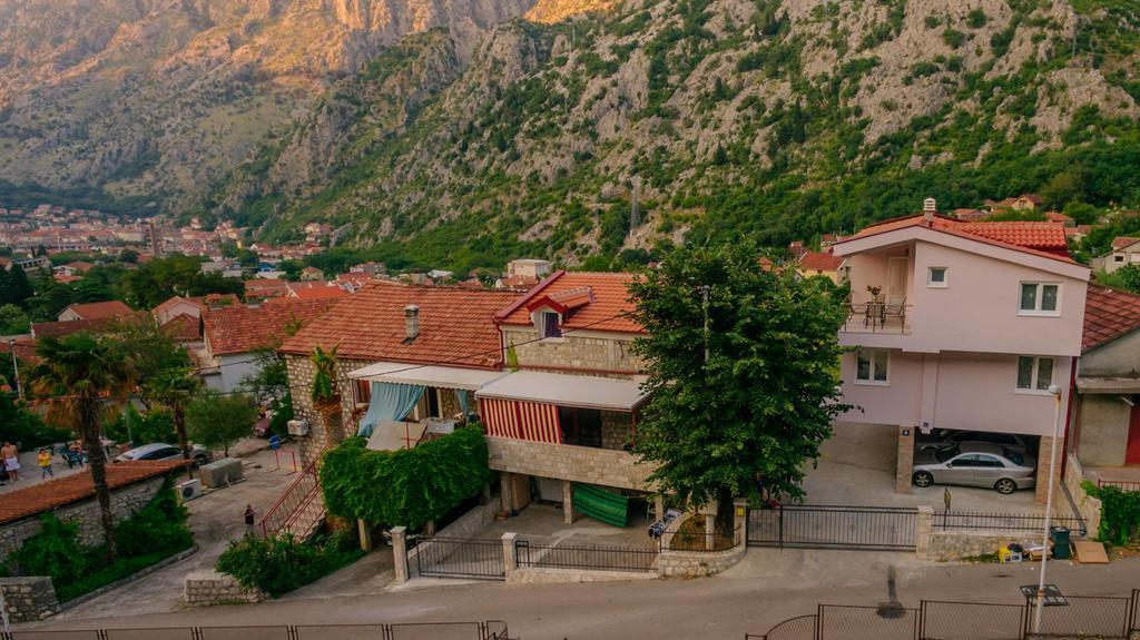 Paradise Bay Apartments Kotor Exterior photo