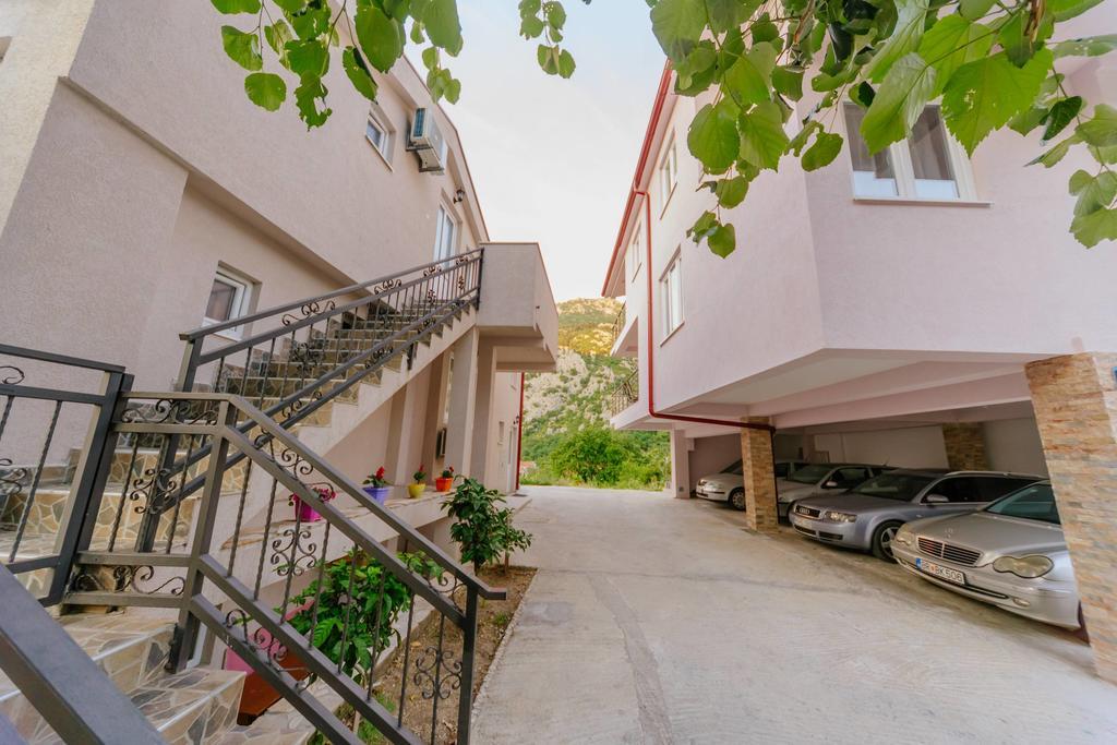 Paradise Bay Apartments Kotor Exterior photo