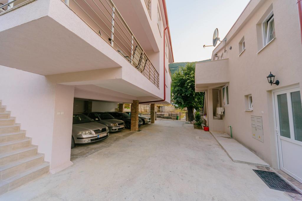 Paradise Bay Apartments Kotor Exterior photo